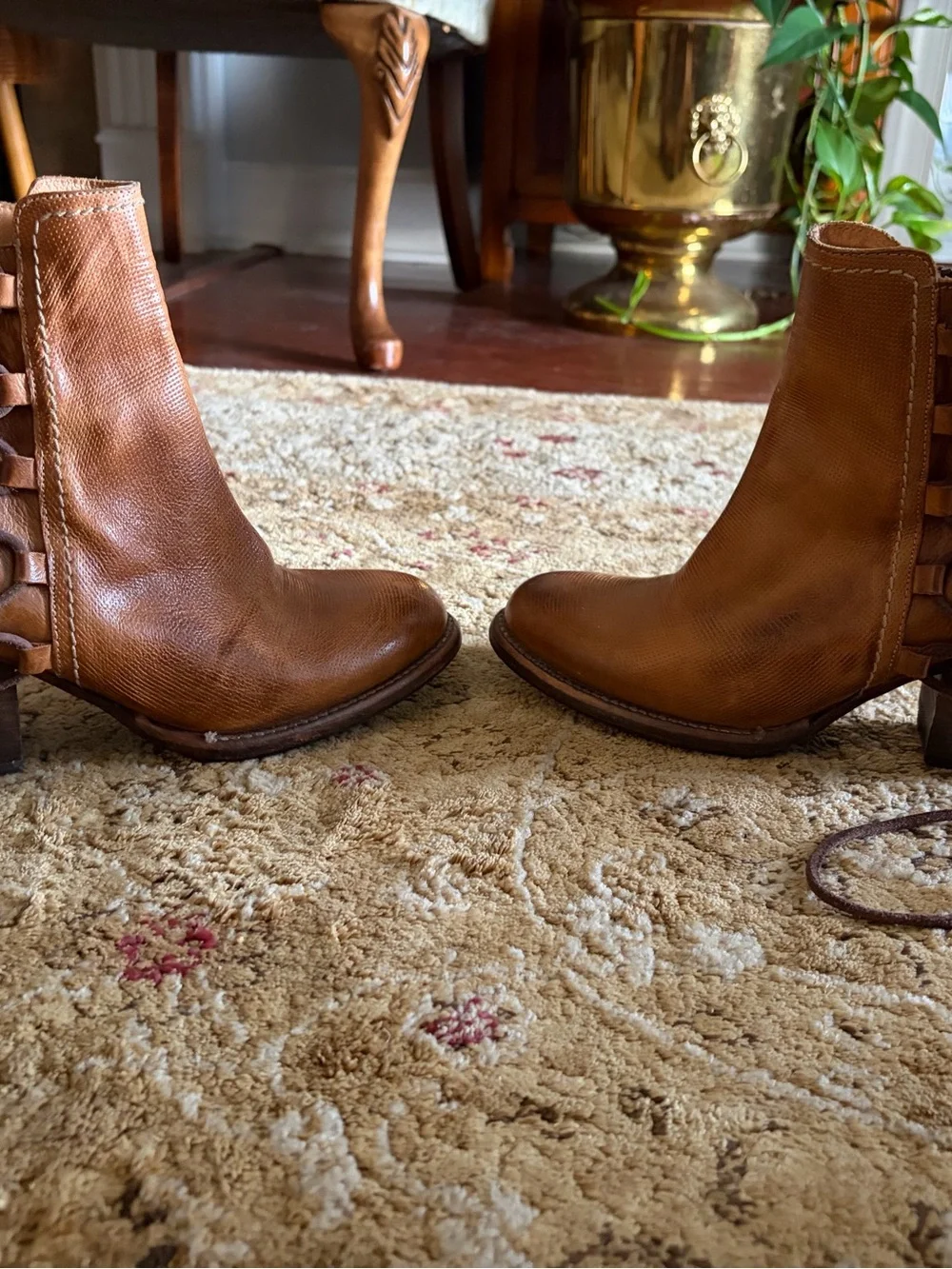 Bed Stu Cobbler Clair Lace-Up Leather Ankle Boots in Chestnut Brown side zip